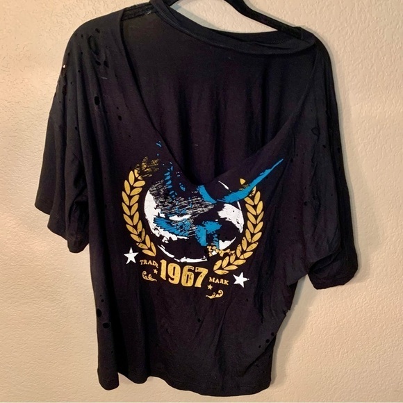 Distressed Top Large Black with Gold & Blue Graphic Eagle 1967 🦅 Cutout Holes - Picture 9 of 12